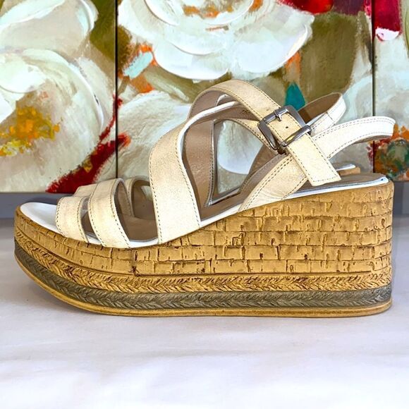 Stefani Leather and Crock Strap Shiny Platform Wedge - Picture 5 of 9